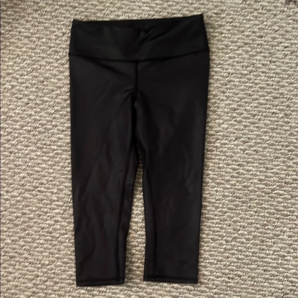 ALO Yoga Black Capri Leggings